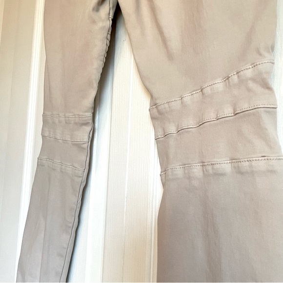 NWOT Men’s Standard Cream Pants - 32 Inch Waist - Picture 7 of 8